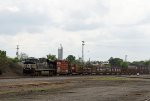 NS 7556 leads train 914 northbound